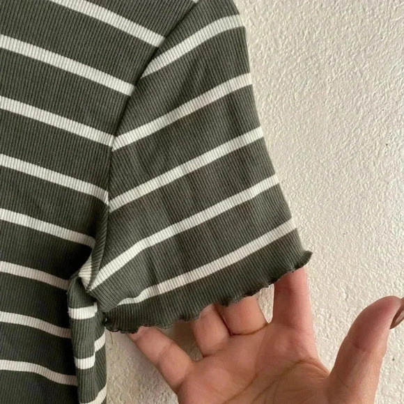 🆕Justice Striped Crop Top 14/16🆕 - Picture 3 of 8